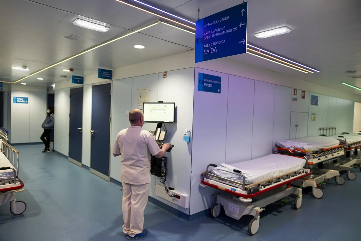 Nos hospitais, verificou-se um reforço da atividade assistencial em várias áreas