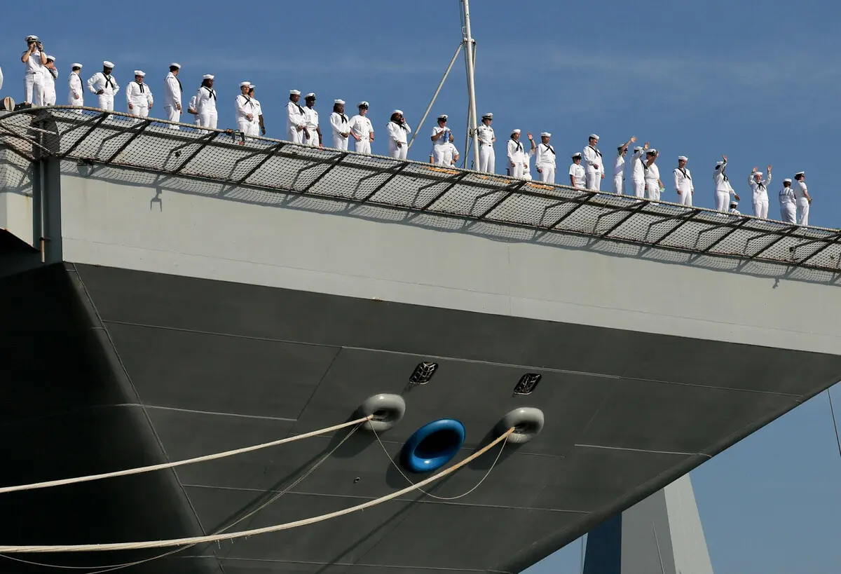 Os detidos foram acusados de espionagem e de tentarem recrutar membros da Marinha dos EUA para os serviços secretos chineses